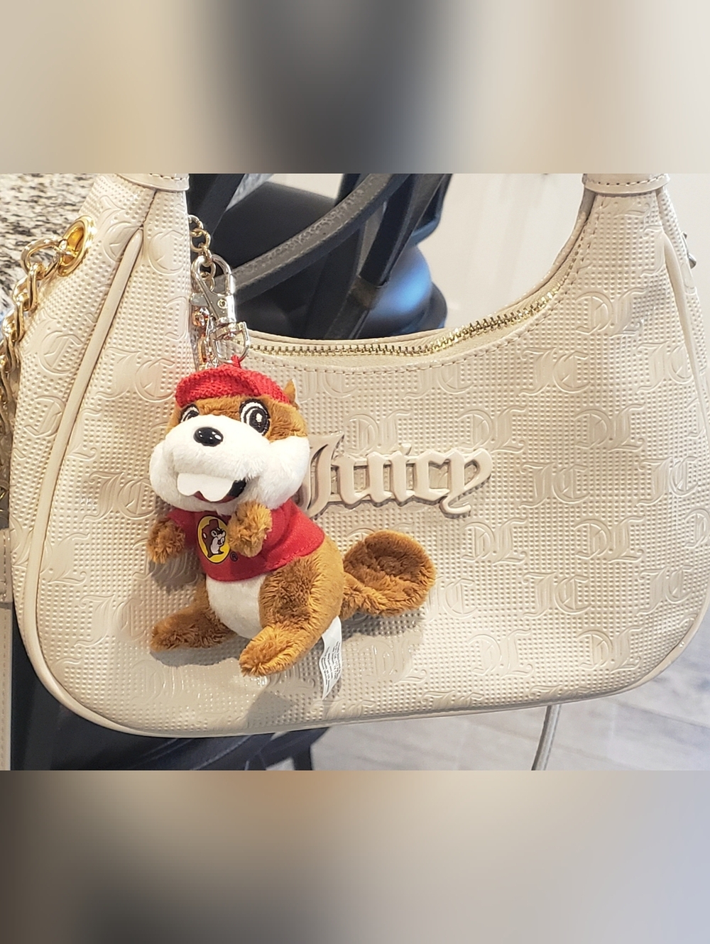 Buc-ee’s Beaver Cute Key Chain - Picture 5 of 9